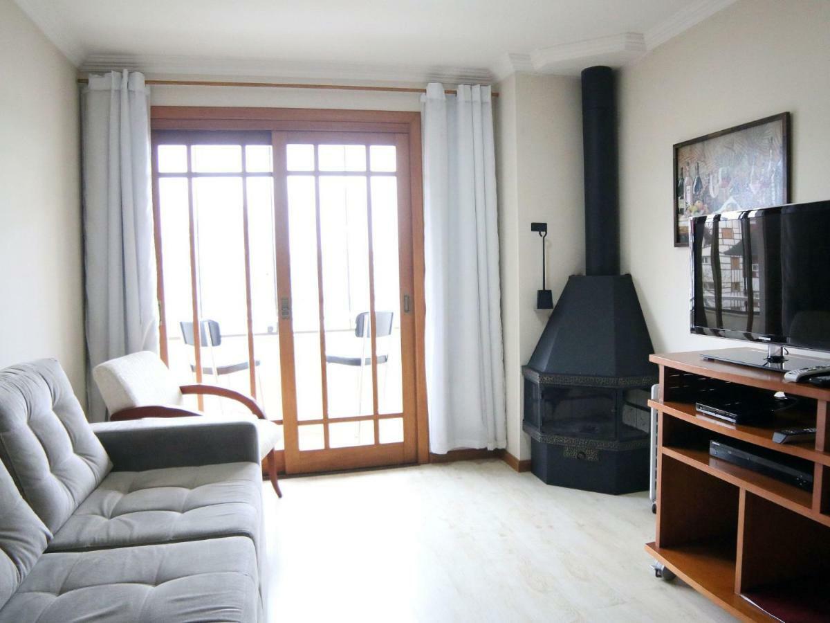 Апартаменты Charmoso Apartamento No Centro De Грамаду Экстерьер фото